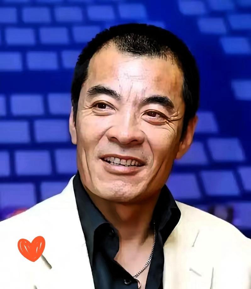 何晴最新专访坦白：年轻时相信“爱情能克服一切”，现在才懂，演员这份职业，注定要先