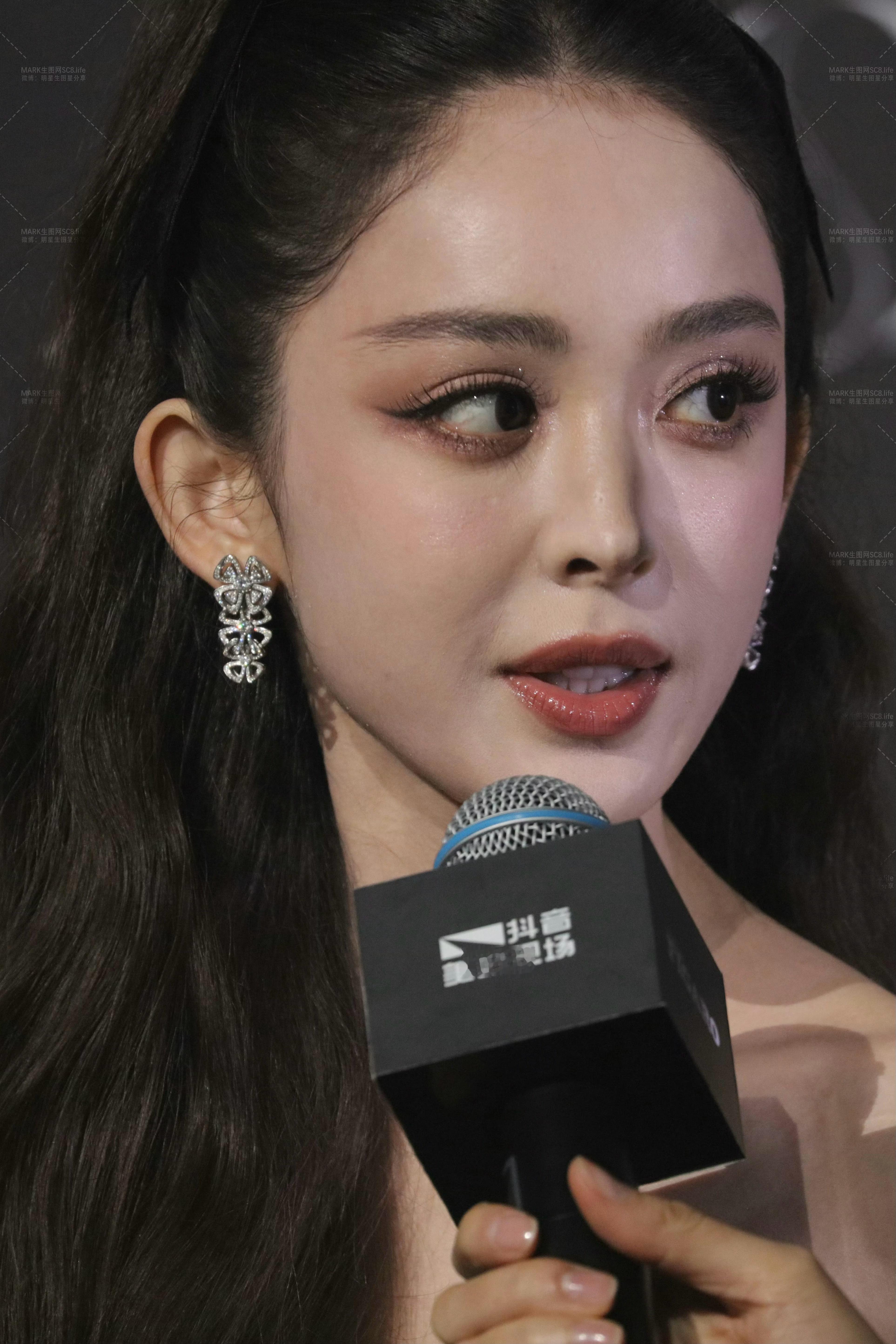 古力娜扎生图特写足弓是一绝 ​​​