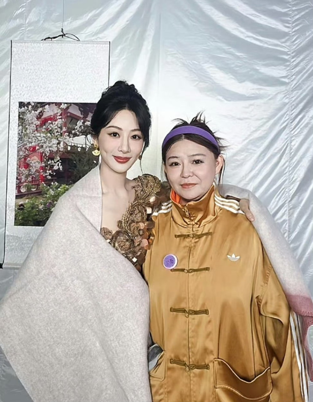 新鲜杨紫掉落，是杨紫和大宋的合照，我也想被杨紫这样搂着[污][污][污] ​ ​