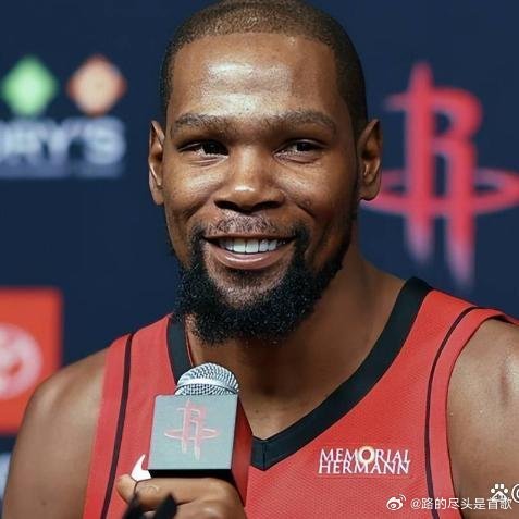《杜兰特还没捂热，火箭又盯上字母哥！美媒爆料火箭今夏欲梭哈字母哥，7换1报价让雄