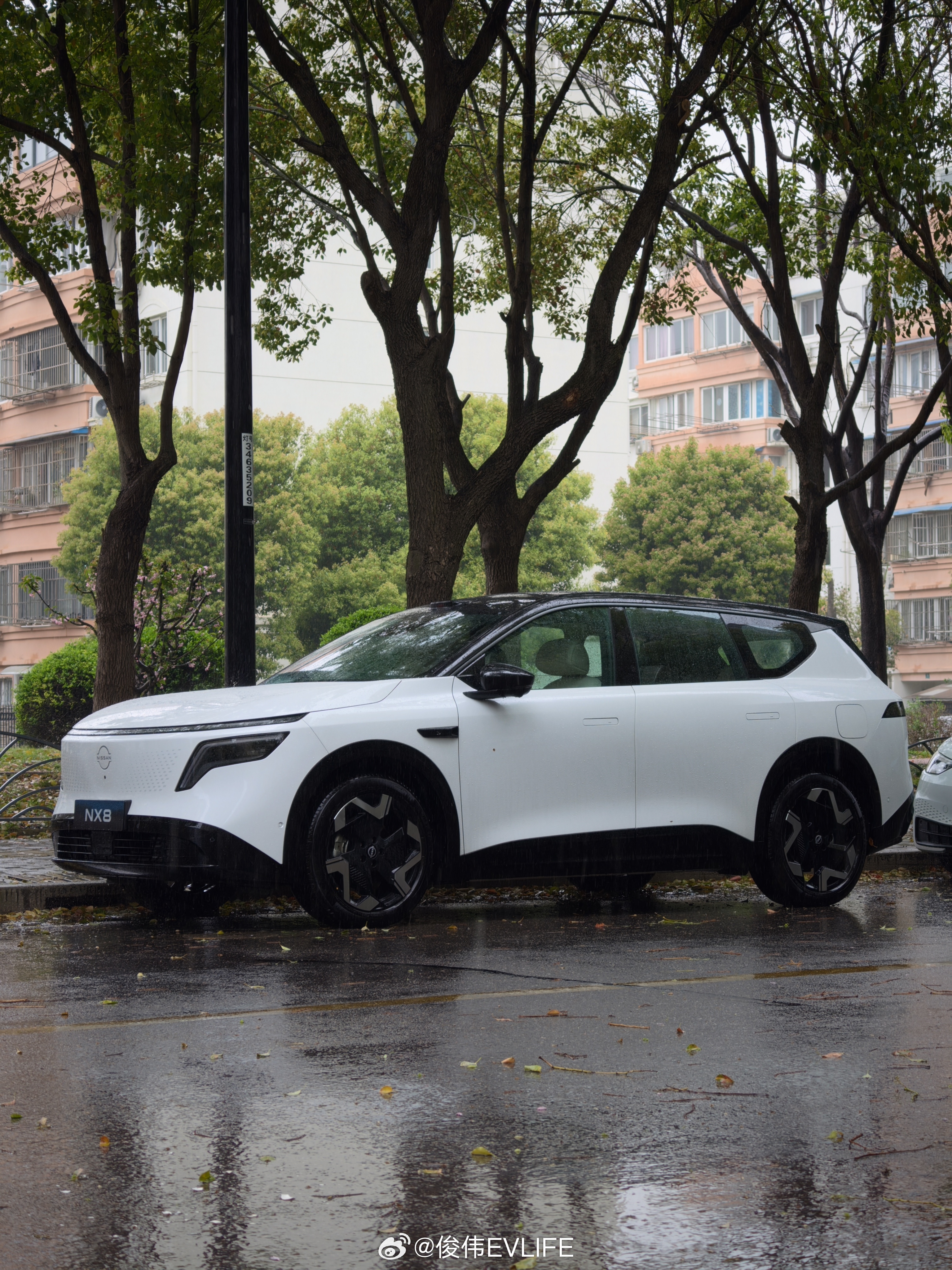 体验上咱东风日产NX8了！内饰方面不少小细节凸显日产的用心。 