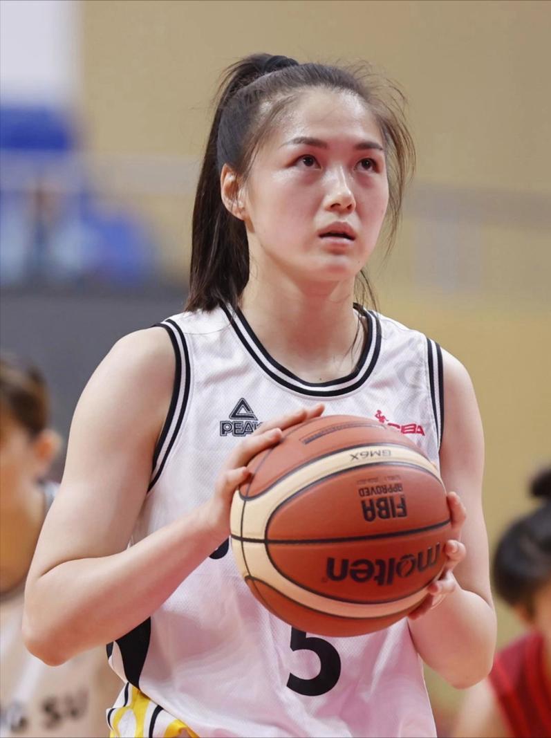 黑7奇迹！张曼曼15分6助攻，江苏女篮83:73击败广东，晋级半决赛。
WCBA