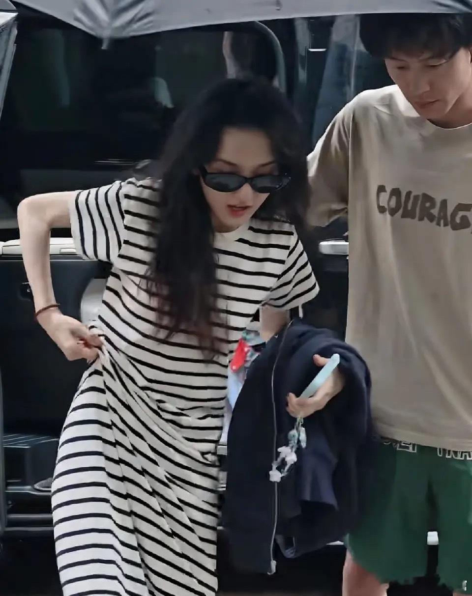 爱吃零食的祖儿还瘦成这样