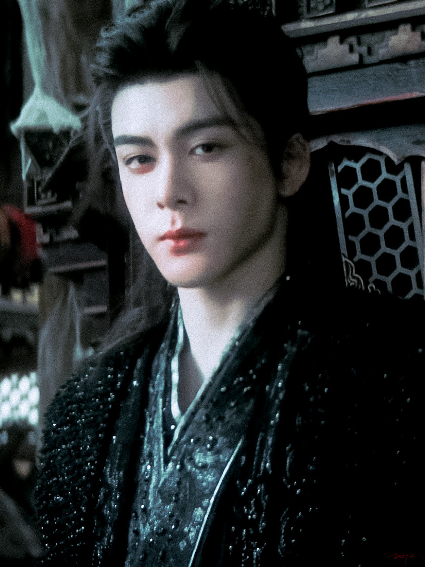 曾舜晞黑化美龙曾舜晞眼神魅感曾舜晞每个眼神魅惑感太强了，狠狠被这个角色吸引啊！！