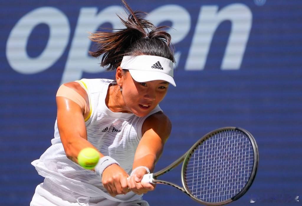 袁悦4-6/6-2/7-6(5)索里维斯克卢日纳波卡迎来两连胜。晋级八强。收获5