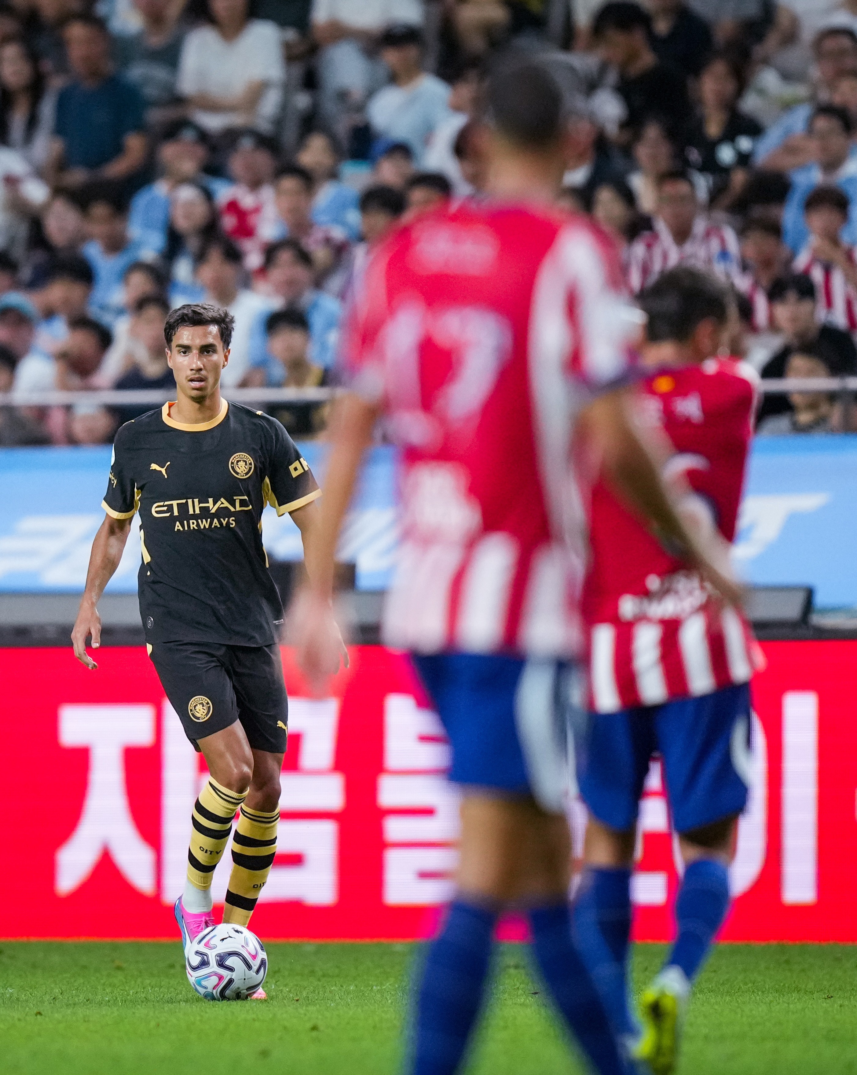 维托尔雷斯  20260811 | 小雷更新社媒：🇭🇰🇰🇷 