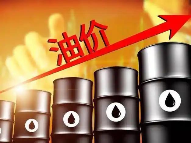 1. 出行成本直接上涨
汽油、柴油涨价，私家车、网约车、出租车、货车用油更贵，日