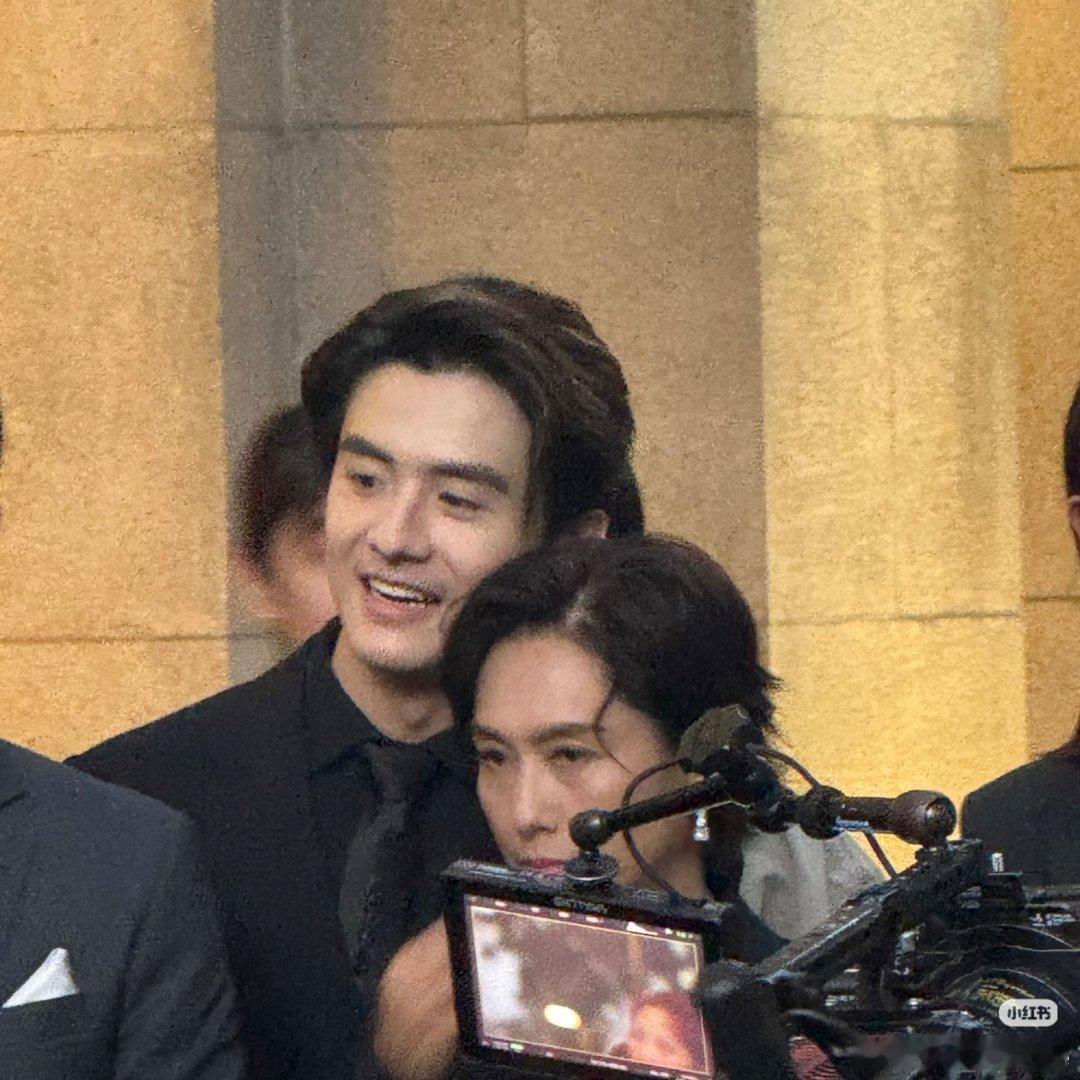 努力拍戏的Ocean期待你的新电视剧 看你如何叛逆