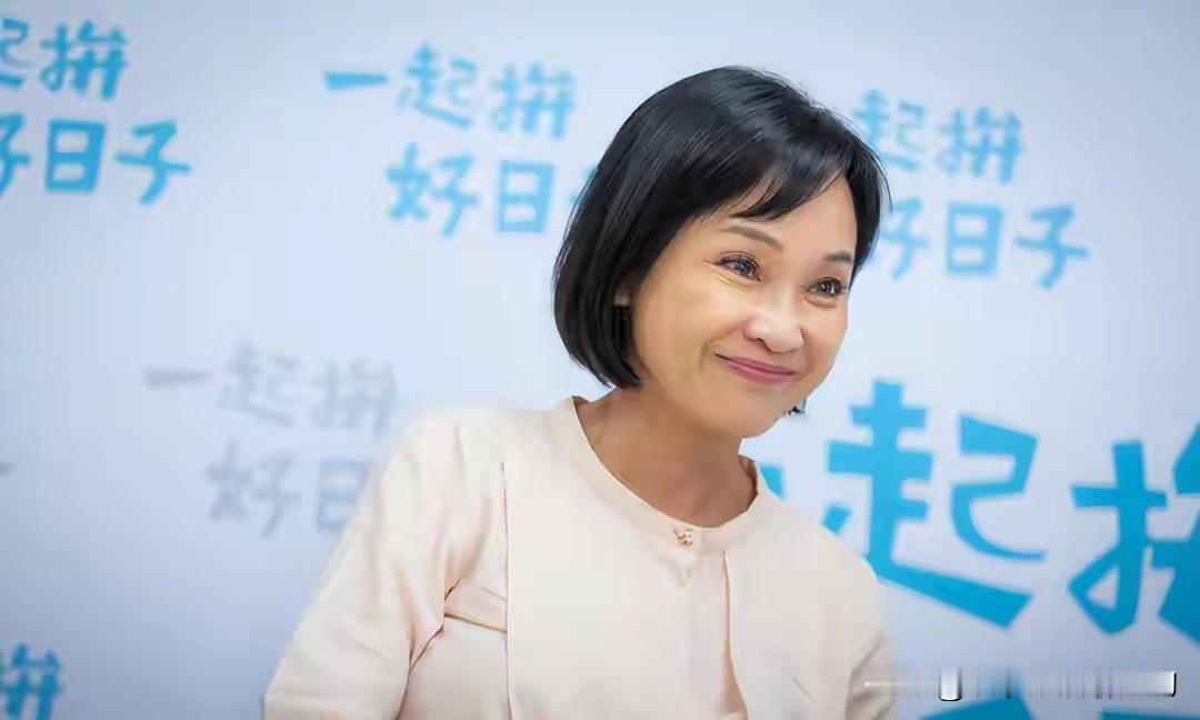 郑丽文真该把柯志恩给开除了！
 
柯志恩自作主张要选高雄市长，这事儿郑丽文能忍，