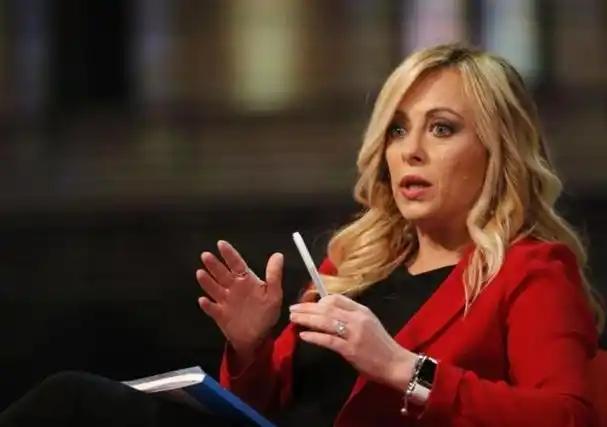 意大利总理梅洛尼硬刚英法：支持乌克兰，但不会向乌克兰派兵。欧洲团结的遮羞布被扯破