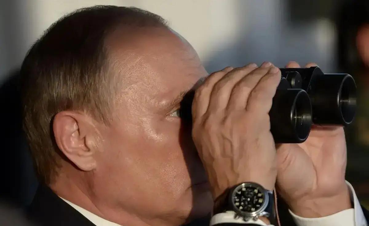 快讯！
俄罗斯突然宣布了。
12月29日深夜，俄方称有91架无人机冲向普京住处，