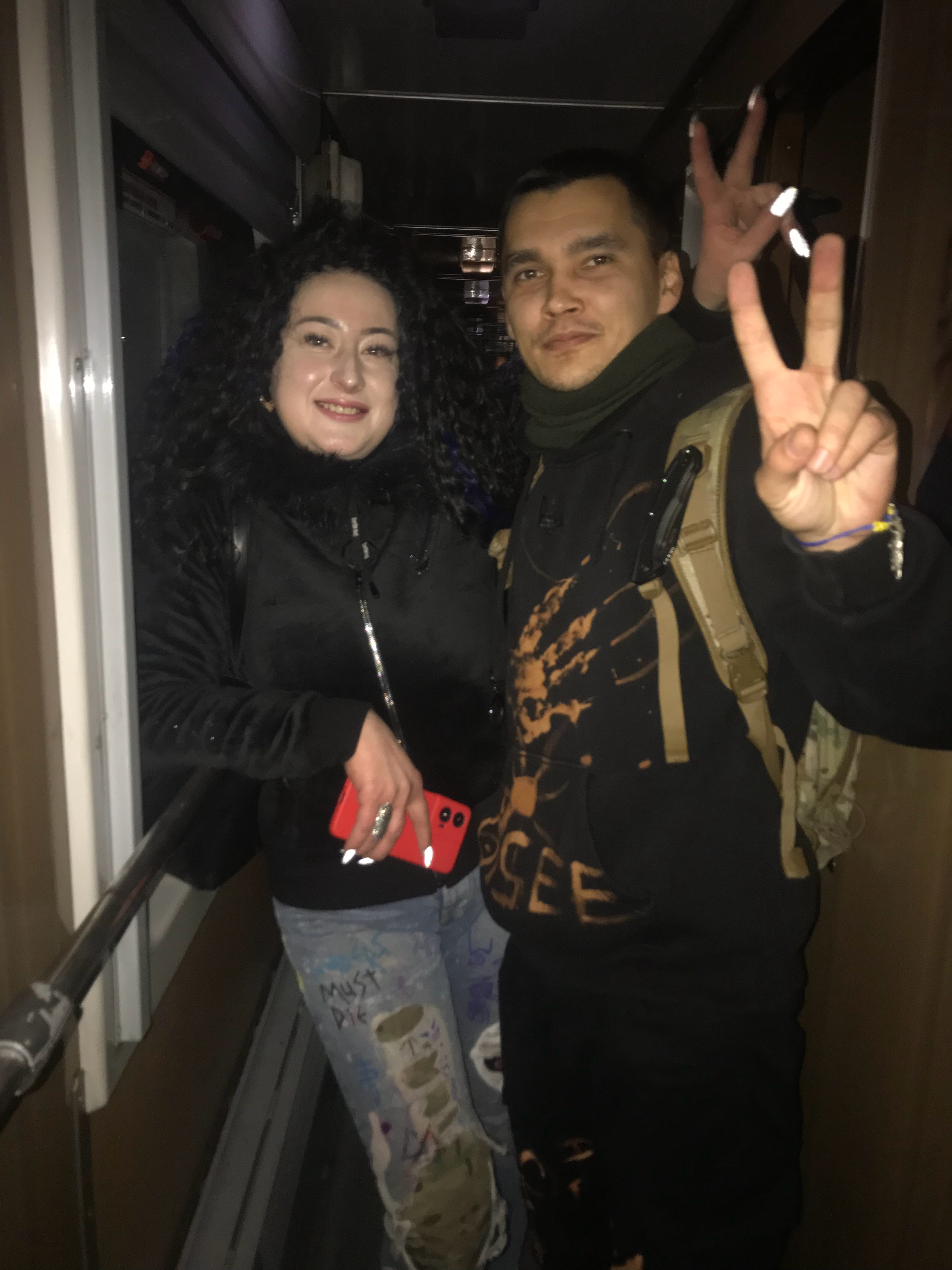 离开逗留数日的西部小城乌日霍罗德，乘火车前往基辅。在这里认识的两位朋友萨沙和尤利