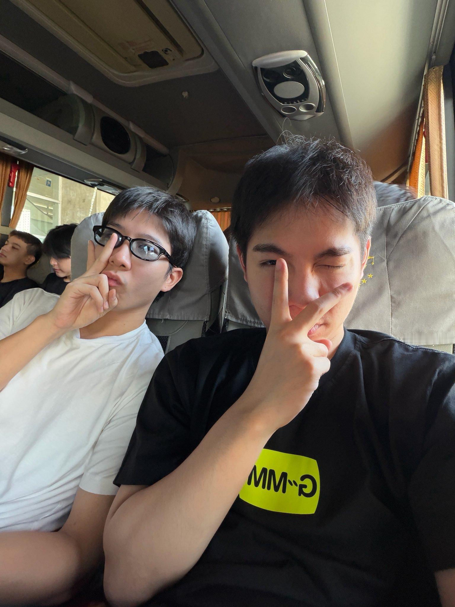 FirstKhaotung  🐈⬛🐈也出发啦✌🏻 GMMTVOuting2