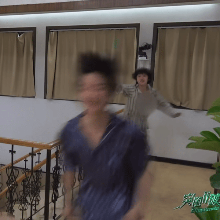 好喜欢这样的时刻呀 玩开了完全是小孩儿一只 