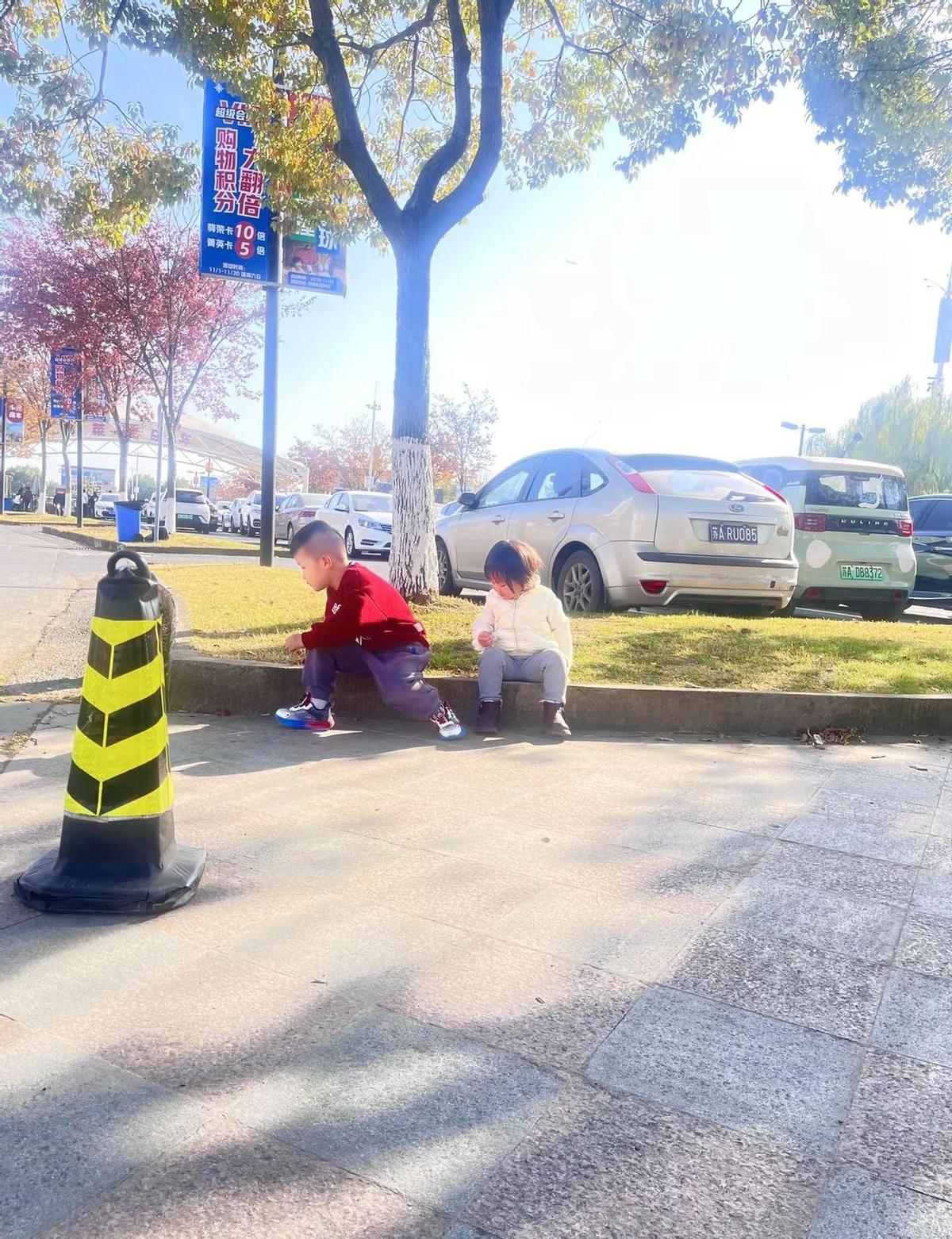 别以为女明星都在忙着抢C位、争高定，私底下其实全是“碎碎念”的老母亲！
前两天听