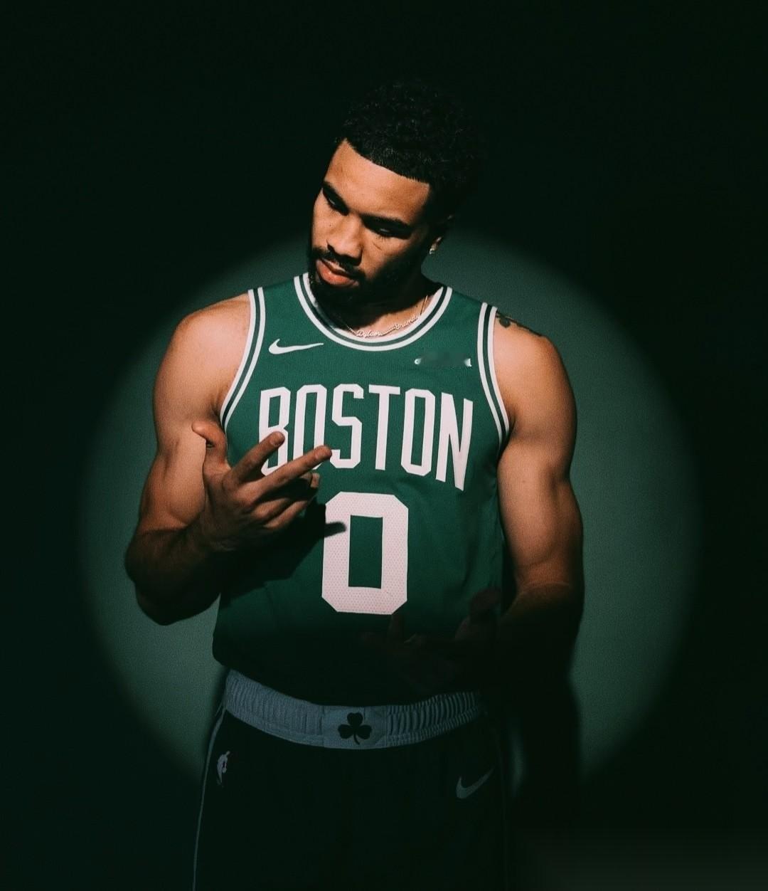 无敌是多么寂寞！只要塔图姆保持健康，他们就是东部老大，哈登来了也是白给！凯尔特人