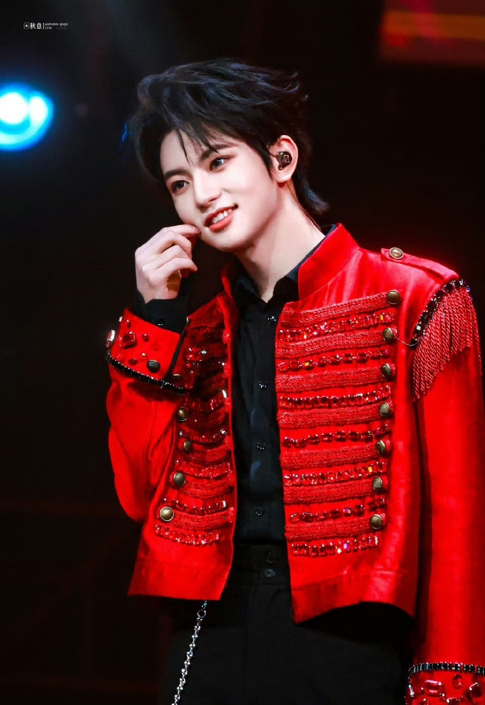 橹穆这几天看粉丝控评刷屏我都记住了王橹杰 穆祉丞的长相了，两位小弟弟是真的帅啊，