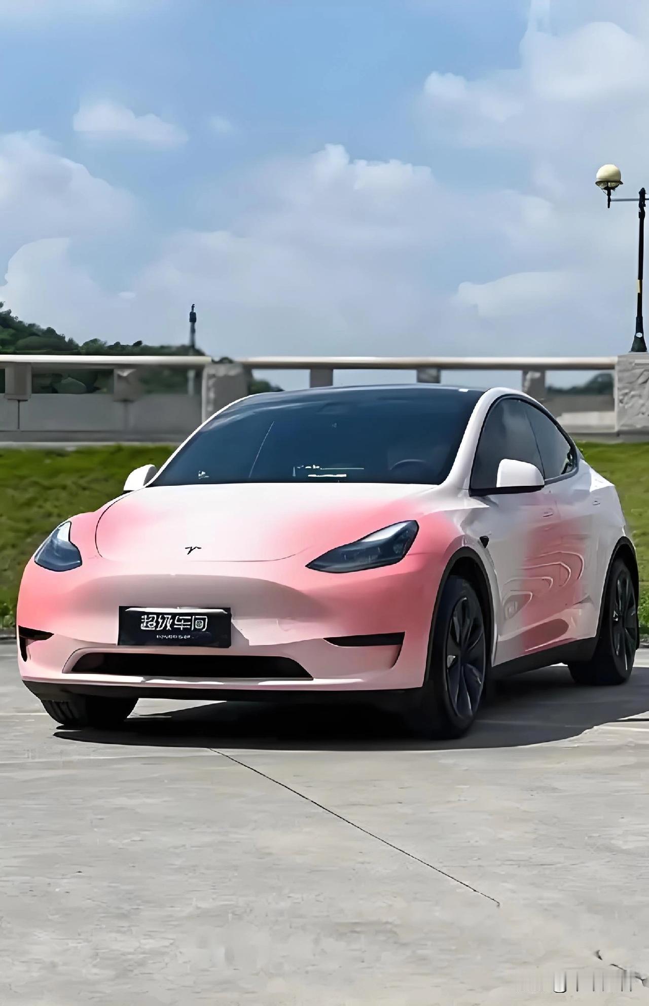 就在刚刚
特斯拉突然宣布
 
11月3日，财联社援引注册数据宣布，特斯拉10月份