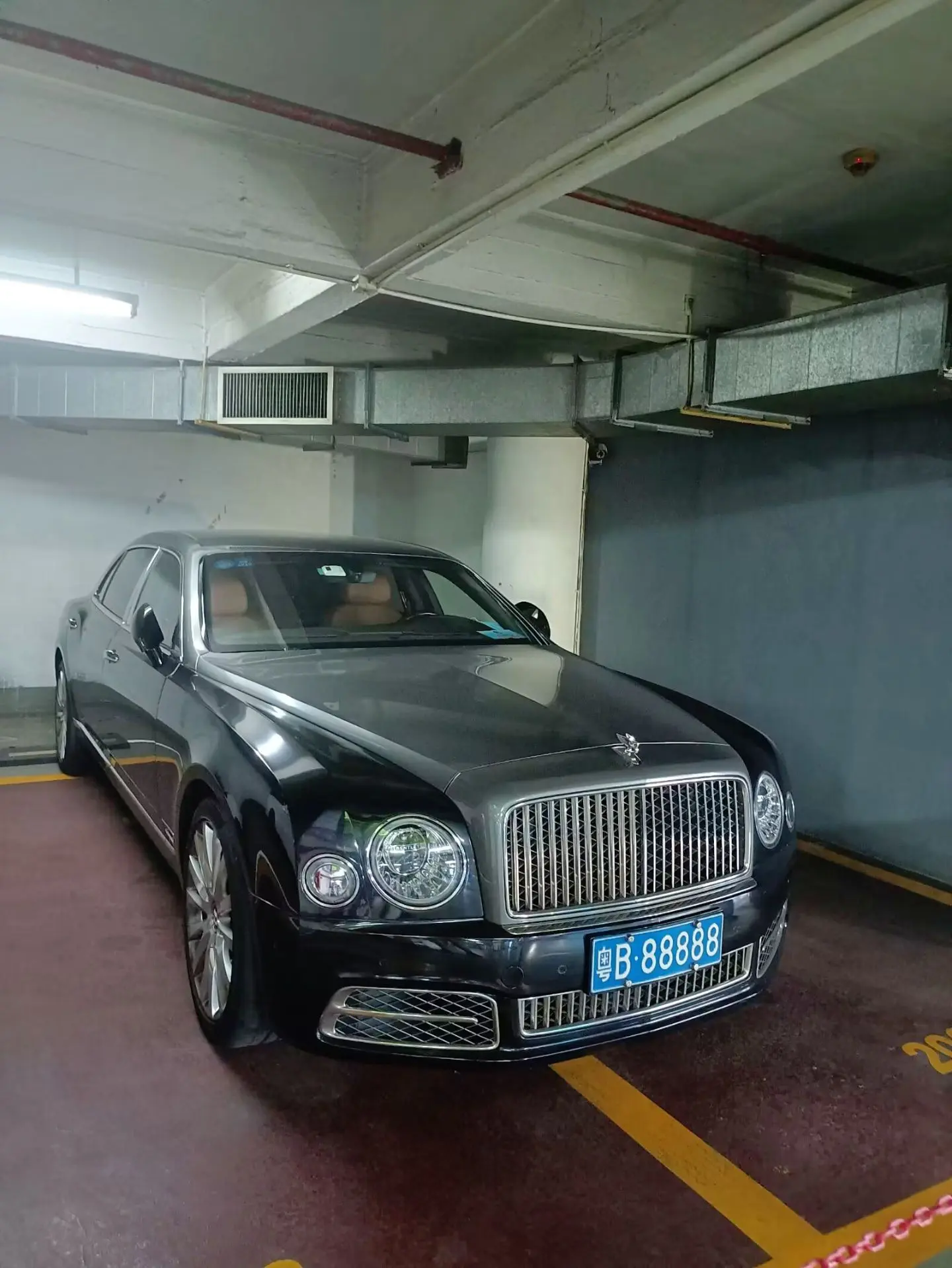 深圳最贵车牌粵B88888 可惜这个车牌不在马化腾车上？