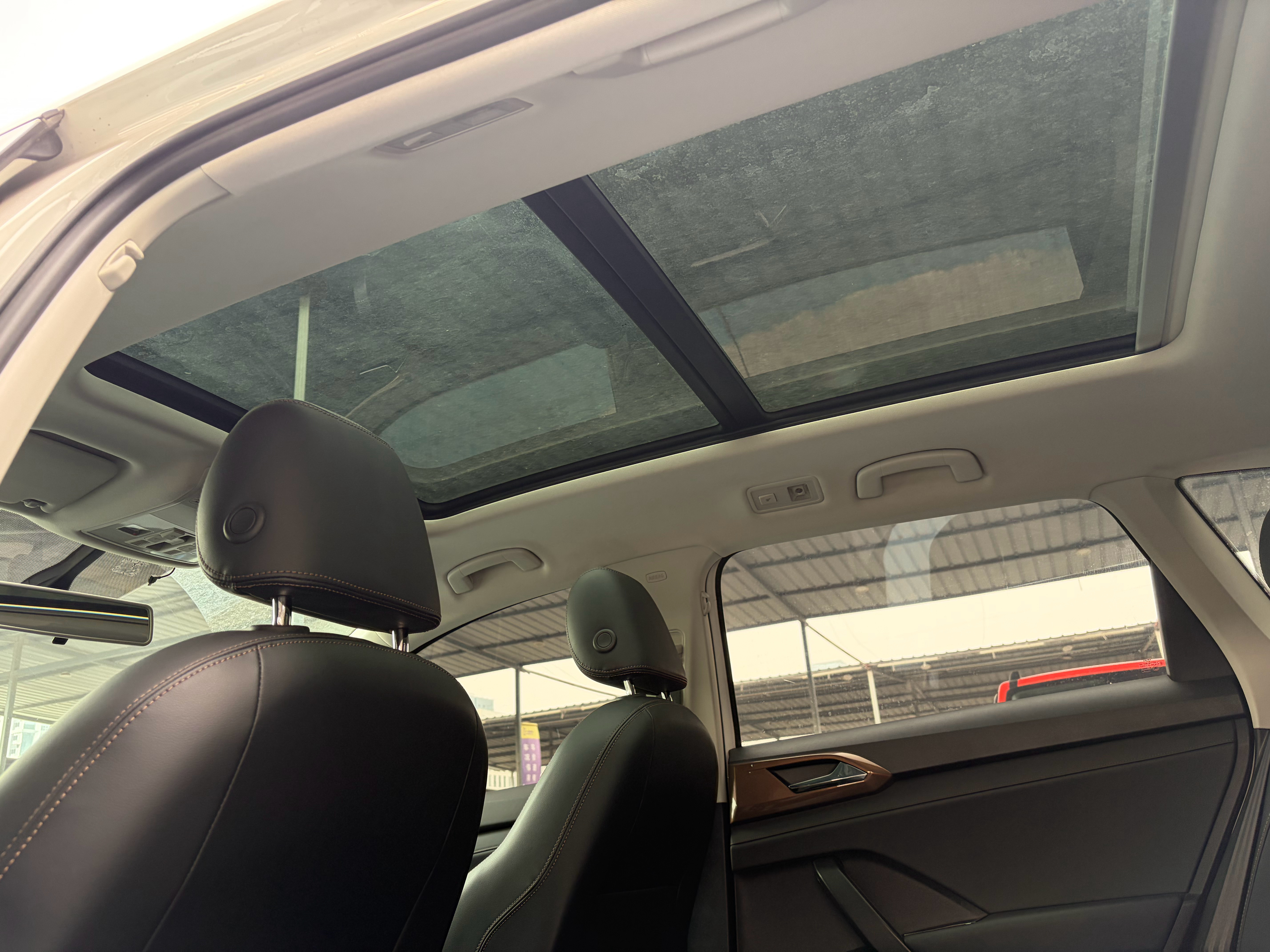 20年大众途岳1.4T自动豪华Plus，个人一手车，实表9.6万公里。带无钥匙进