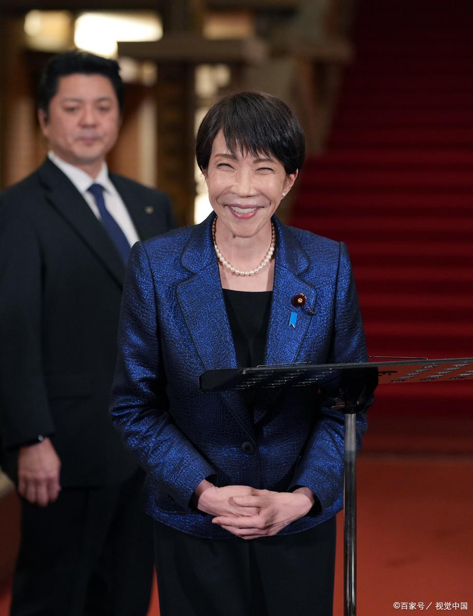 高市早苗见拜登肖像捂嘴失笑。



3月20日，美国白宫发布日本首相高市早苗访美