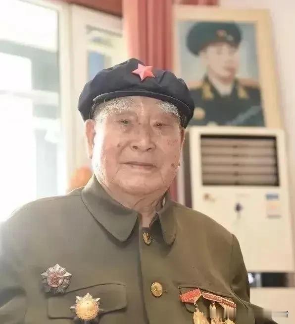 1943年，日寇在华北推行残酷的“铁壁合围”扫荡，无数村庄沦为战场，军民伤亡惨重