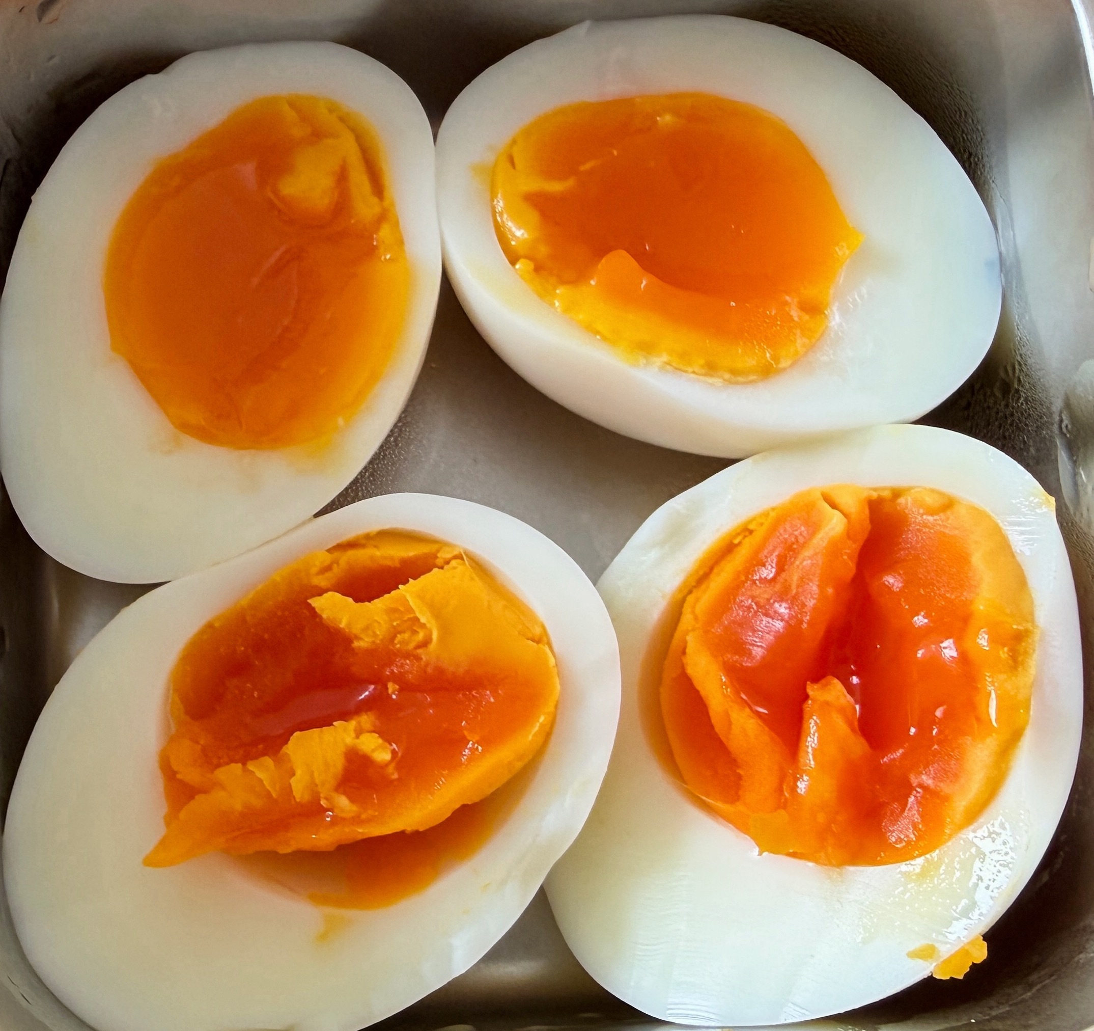 一个沸水五分钟，一个沸水六分钟。吃完出发方特带希希玩。今天兵分两路，我和胡杨林带