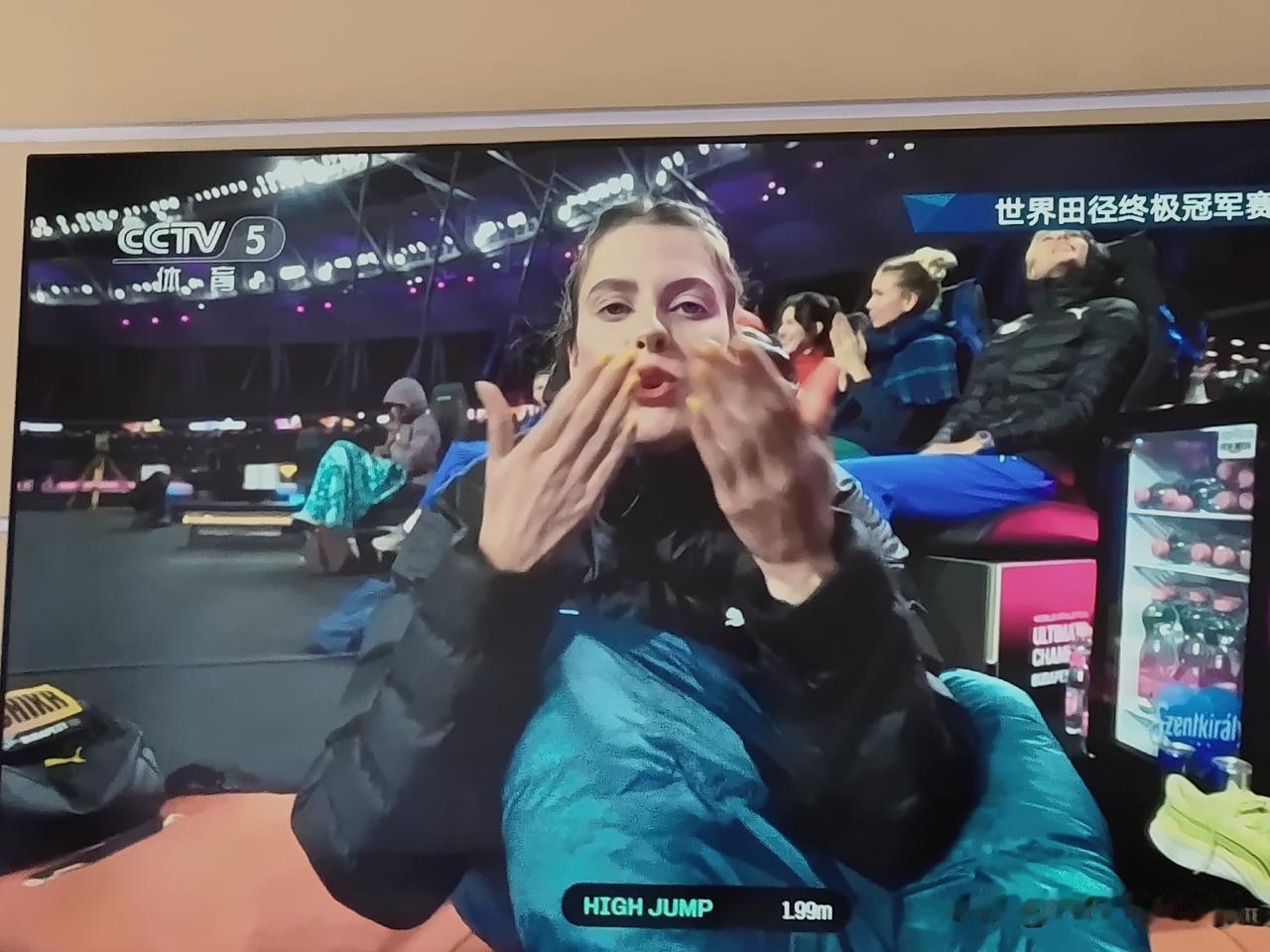 女子跳高终极冠军，没出意外，还是属于乌克兰选手玛胡奇克，虽然成绩只有1.99米，