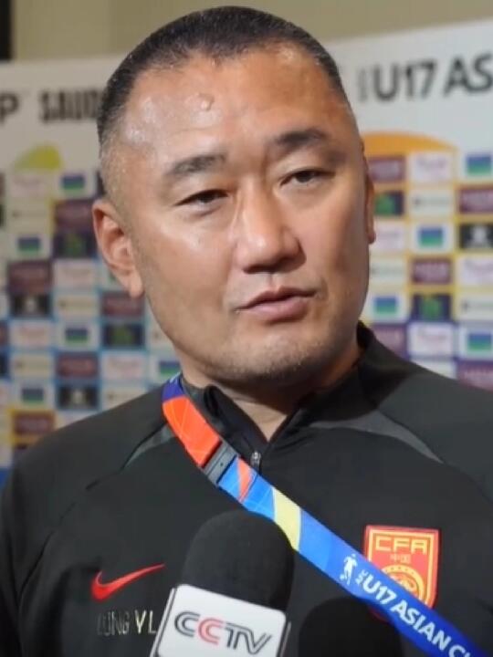 上村和森保一业务交流甚密，关系不是一般好