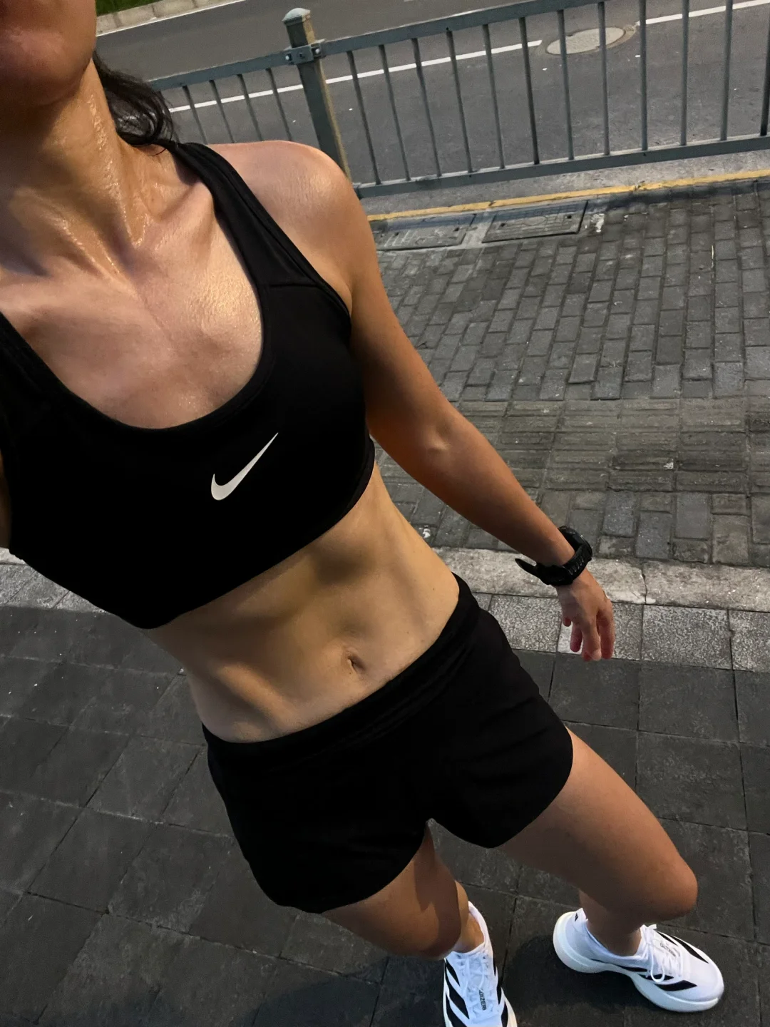夜跑5km｜汗水打湿的腹肌是坚持的具像化