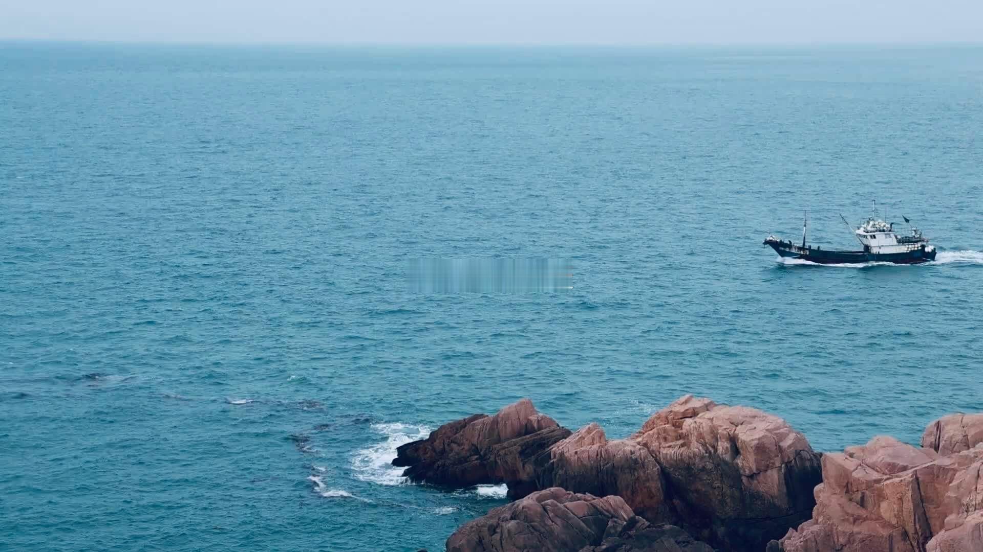 早安，各位经过连续大跌以后，昨天收出放量小阳线，这根阳线是短期止跌的信号，第一天
