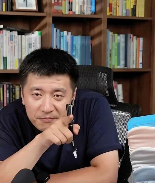 首先对张雪峰的离世表示悼念！
面对一个41岁生命的逝去，惋惜之余，如鲠在喉，总想