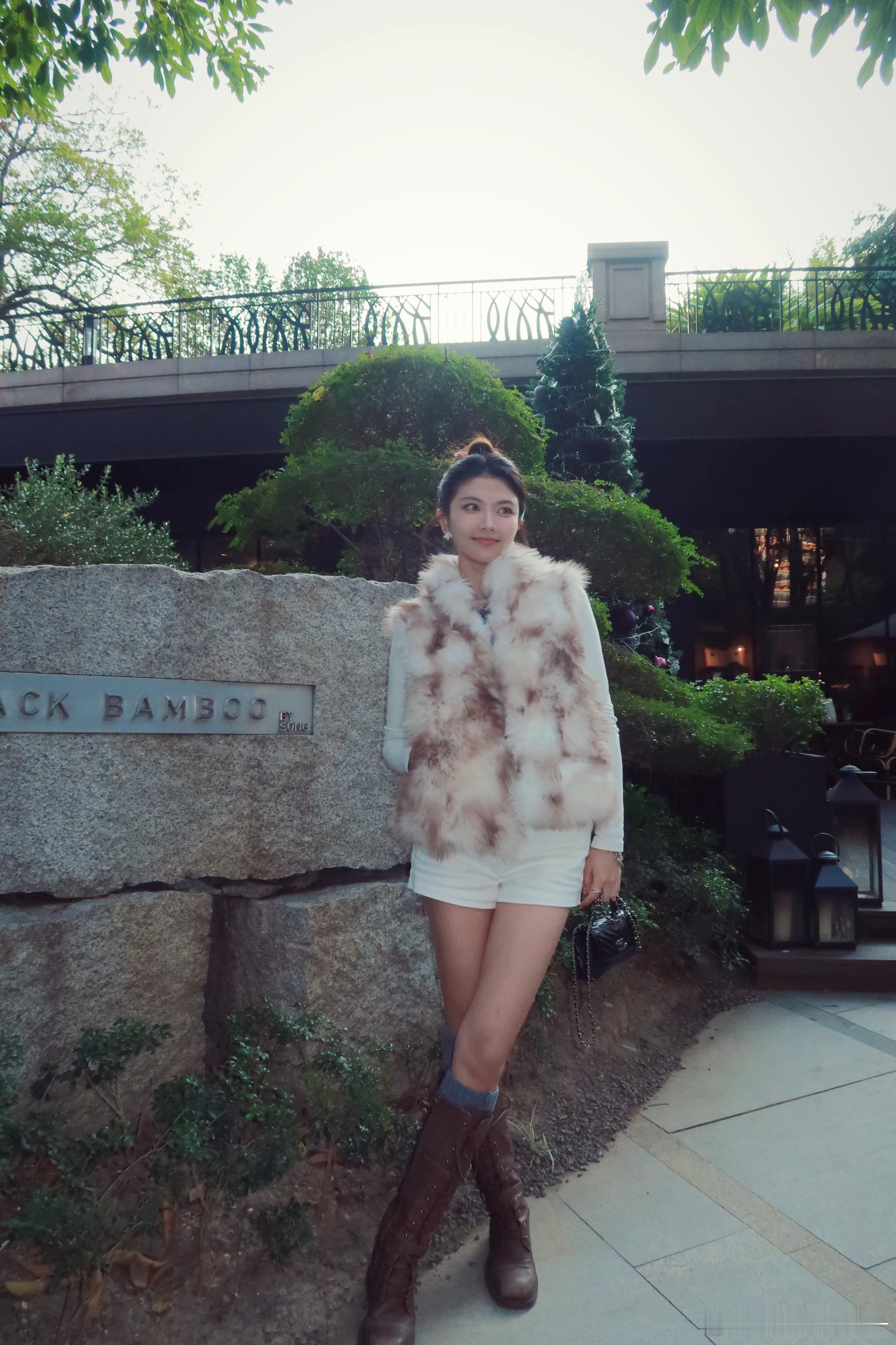 假期最后一天的3号，早起的我从午餐、下午茶、晚餐见了三波朋友！我才是真正的抱佛脚