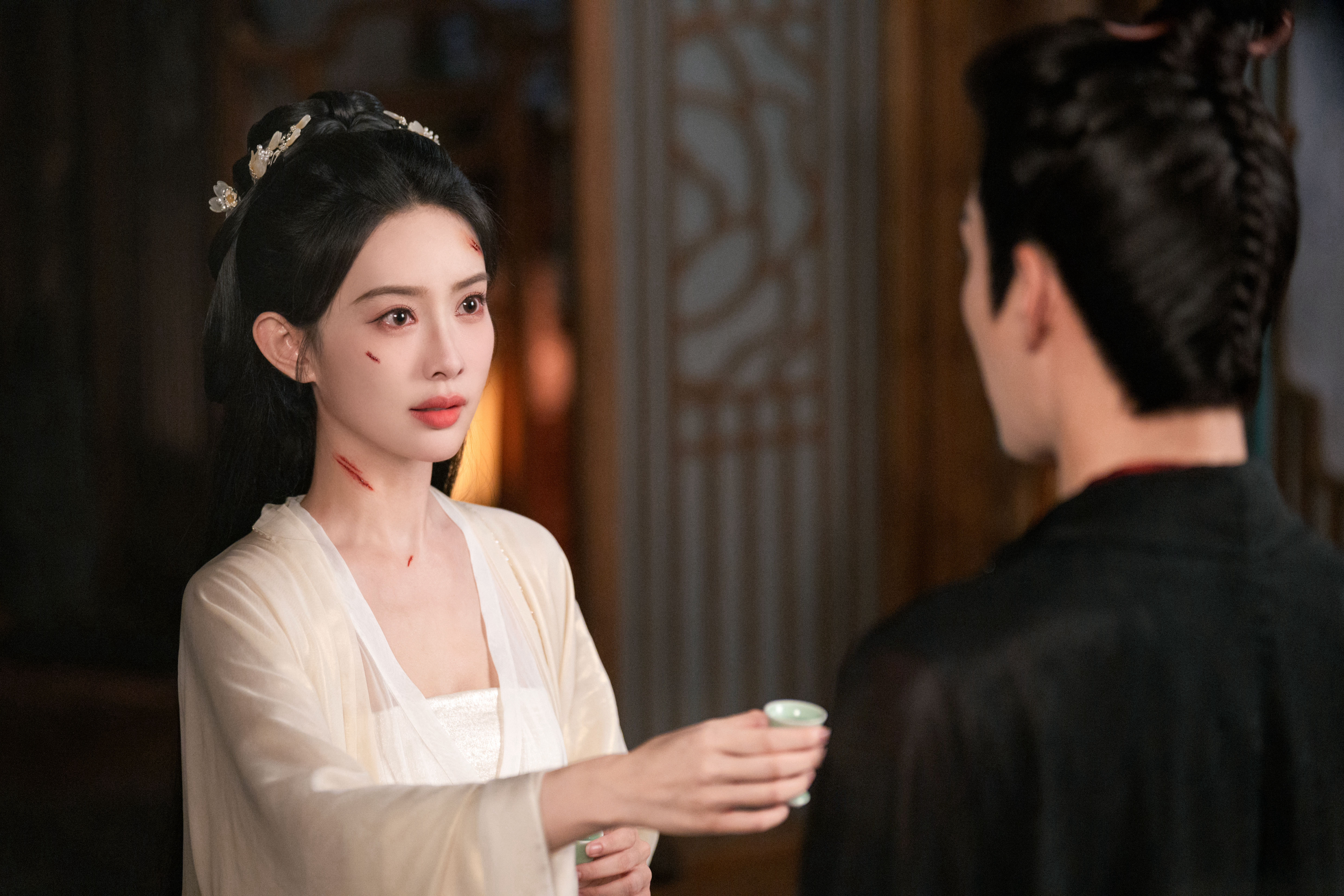 孟子义 《桃花映江山》姜桃花剧照-睡衣 离婚夜 伤痕 ​​​
