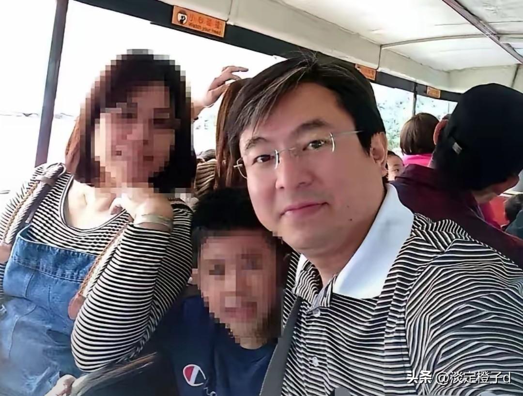 宜兰基层官举家赴陆 低调迁居藏大信号
 
黄毓恒举家赴陆引爆两岸话题。新观点指向