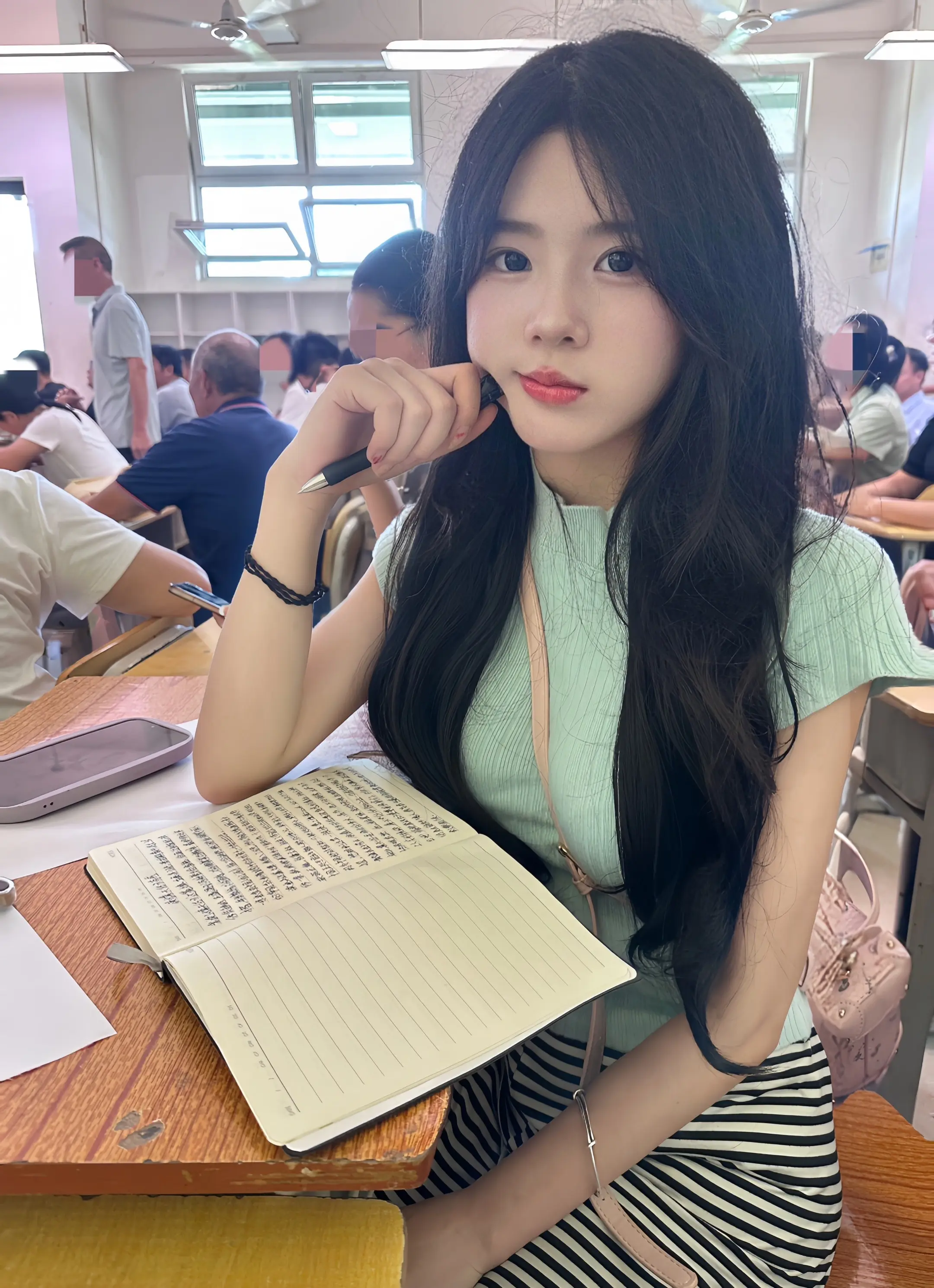 再次走进教室时 就是来开家长会啦