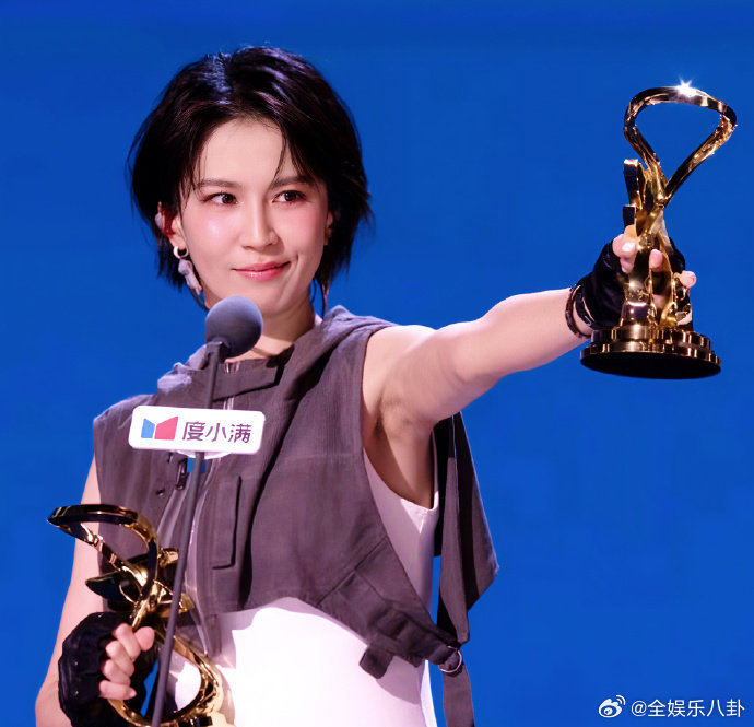 一半一半乘风年度舞台浪姐总决赛总决赛回看年度舞台一半一半，温柔又有力量，几位姐姐