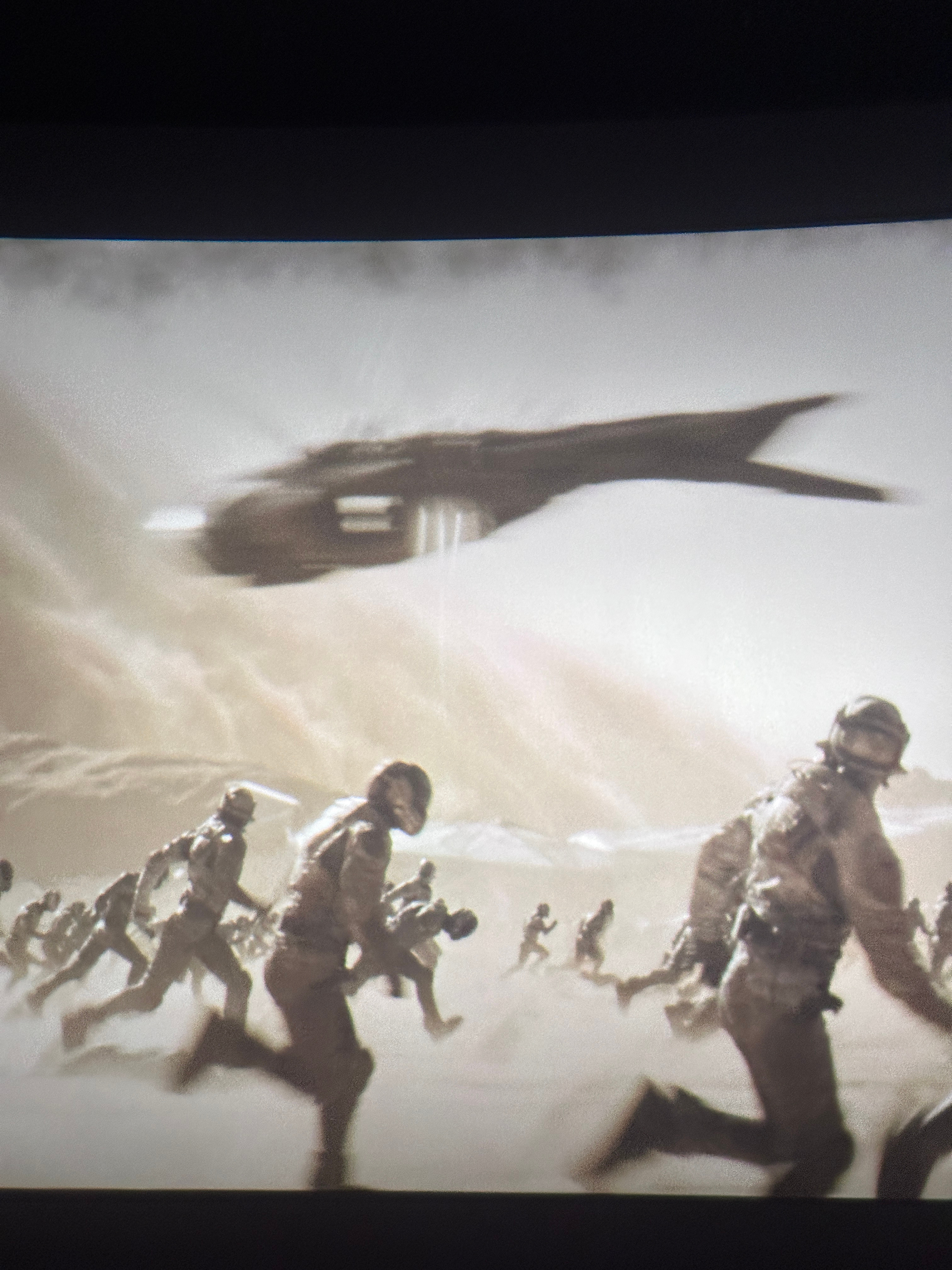 沙丘第二部比第一部好看！震撼！有一种回到霍比特人大战的感觉！好喜欢科幻片[鼓掌]