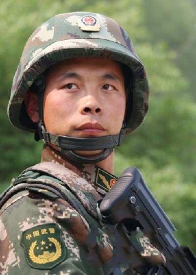 仝云飞，2003年12月入伍，中共党员，武警新疆总队机动支队基层带兵干部，党的十