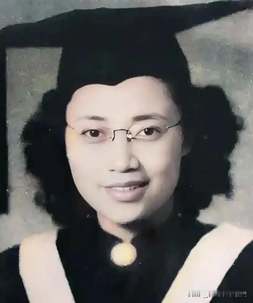 “新中国万岁！”1950年台北马场町刑场，一声高喊刺破天际。

28岁的萧明华倒