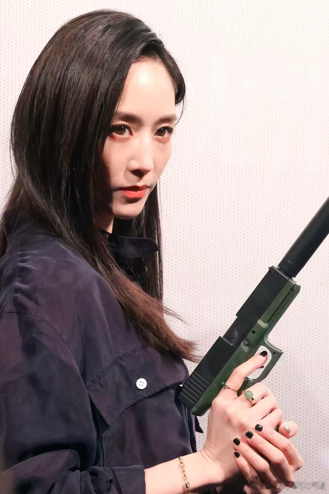 这下张钧甯够红了吧 不说别的，匿杀太帅了！！！