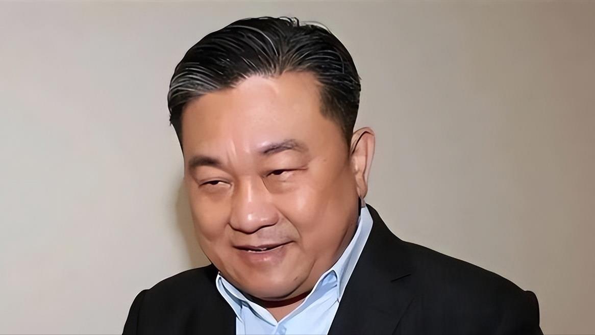 民进党政客有时看起来就像一帮白痴。
日本政府日前公布签证费上涨，单次和多次入境手