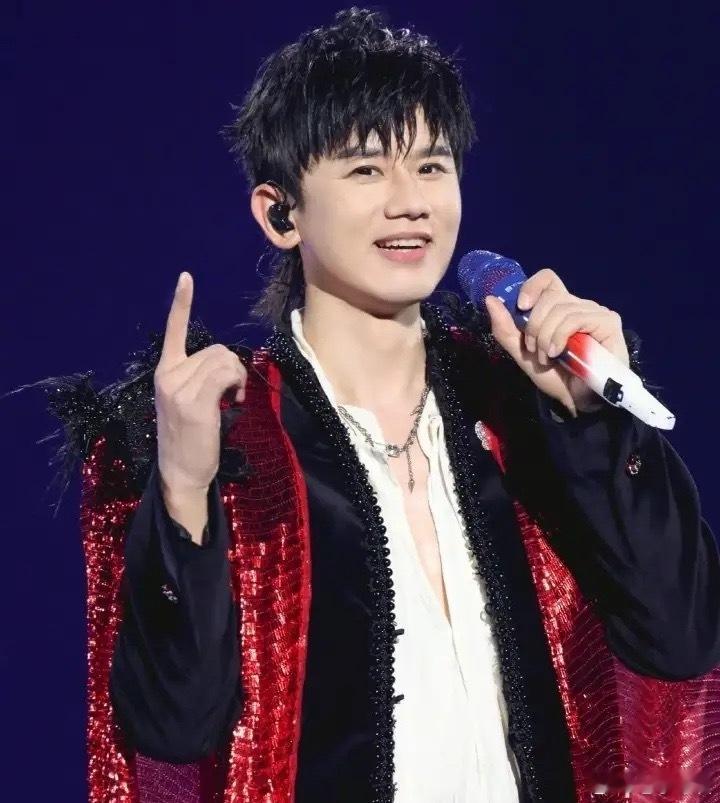 张杰现在非常苦恼，算盘落空了。本来想着跨年演唱会，让自己的老婆谢娜来当嘉宾，这样