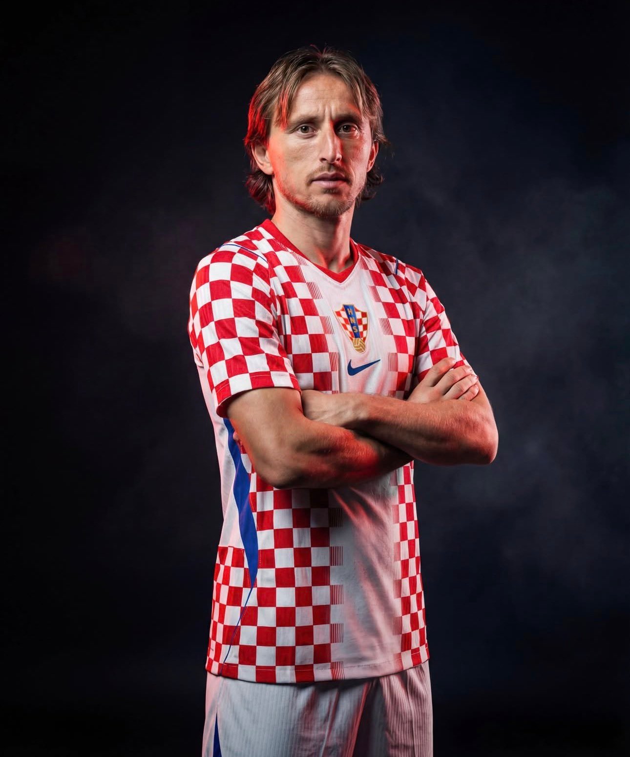 【📸】 🔴⚫️ 莫德里奇🇭🇷身穿克罗地亚国家队全新主场球衣。👍🏻se