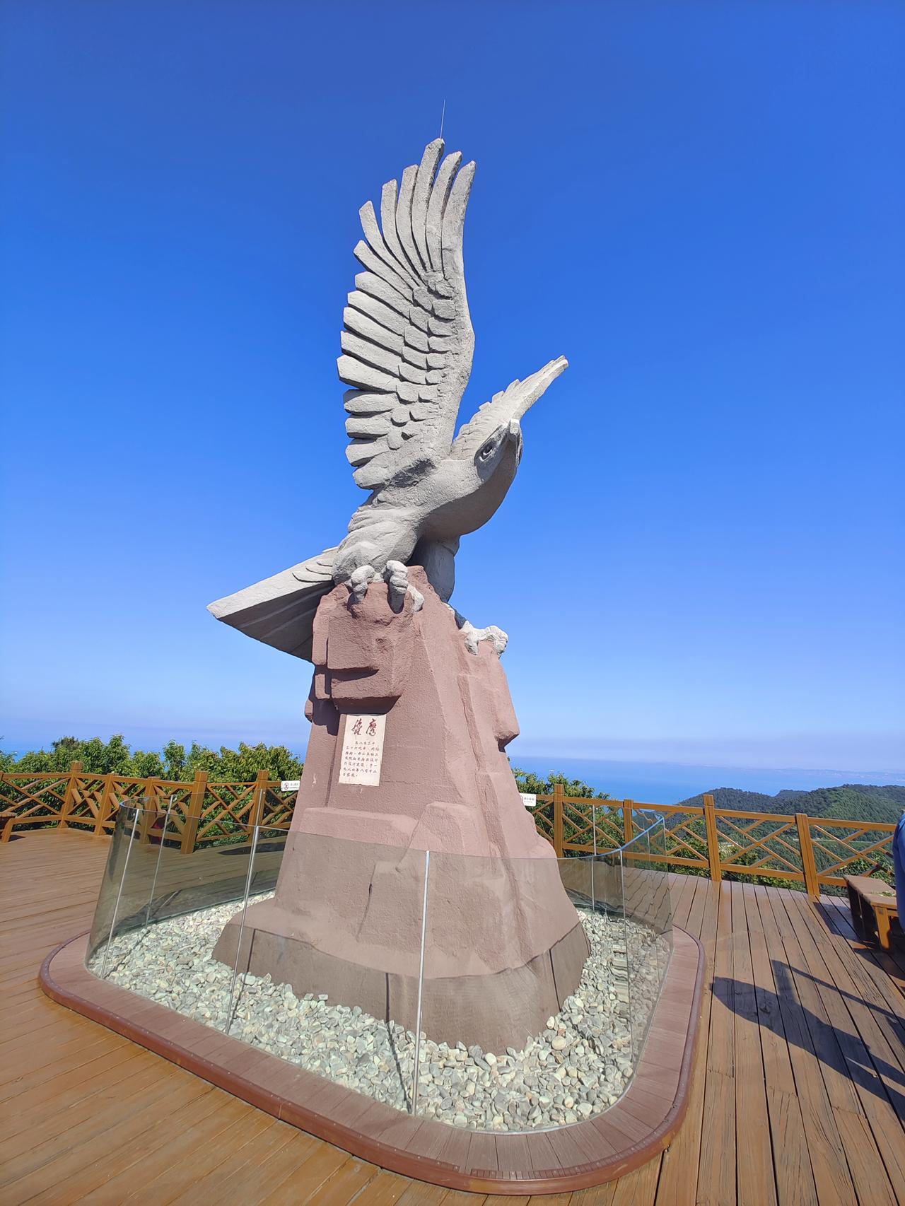 长岛现存两处代表性古烽火台遗址，分属宋代庙岛烽火台、明代南长山烽山烽火台，是古代