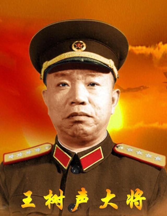 红军战士遭敌人追捕，大娘冒险藏匿家中，却又当面对敌人说红军就在家里，这是为何？