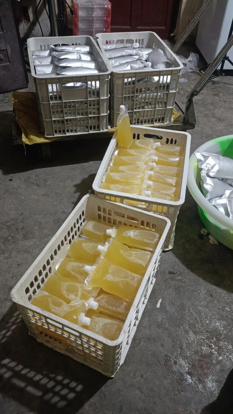 根据媒体报告，目前看来，许多代工厂的所谓“NFC果汁”生产车间内，既无水果，也不