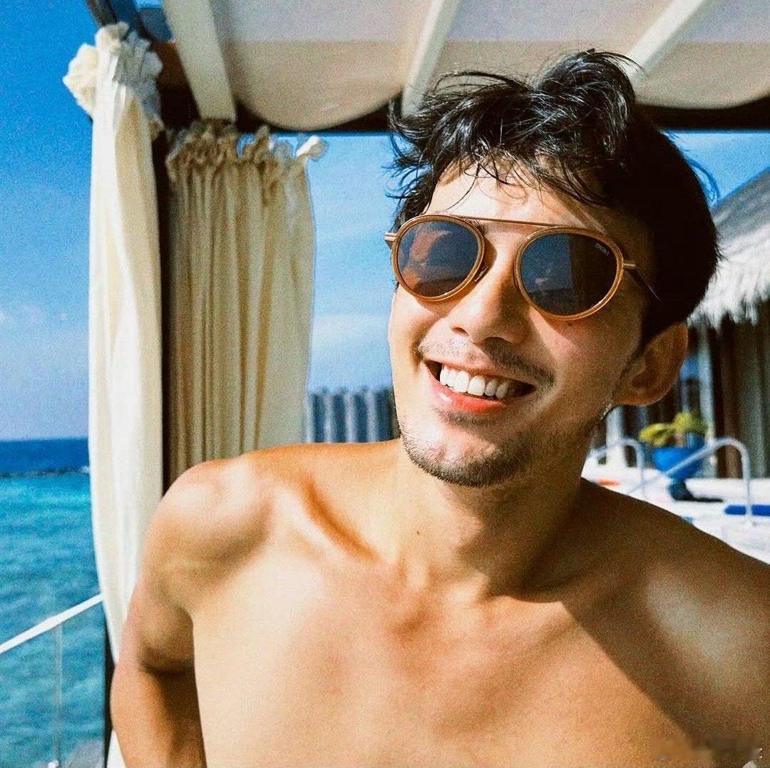 吴磊创维剃须刀全球品牌代言人支持磊磊代言创维剃须刀！即将成为本年度最爱品牌！ ​