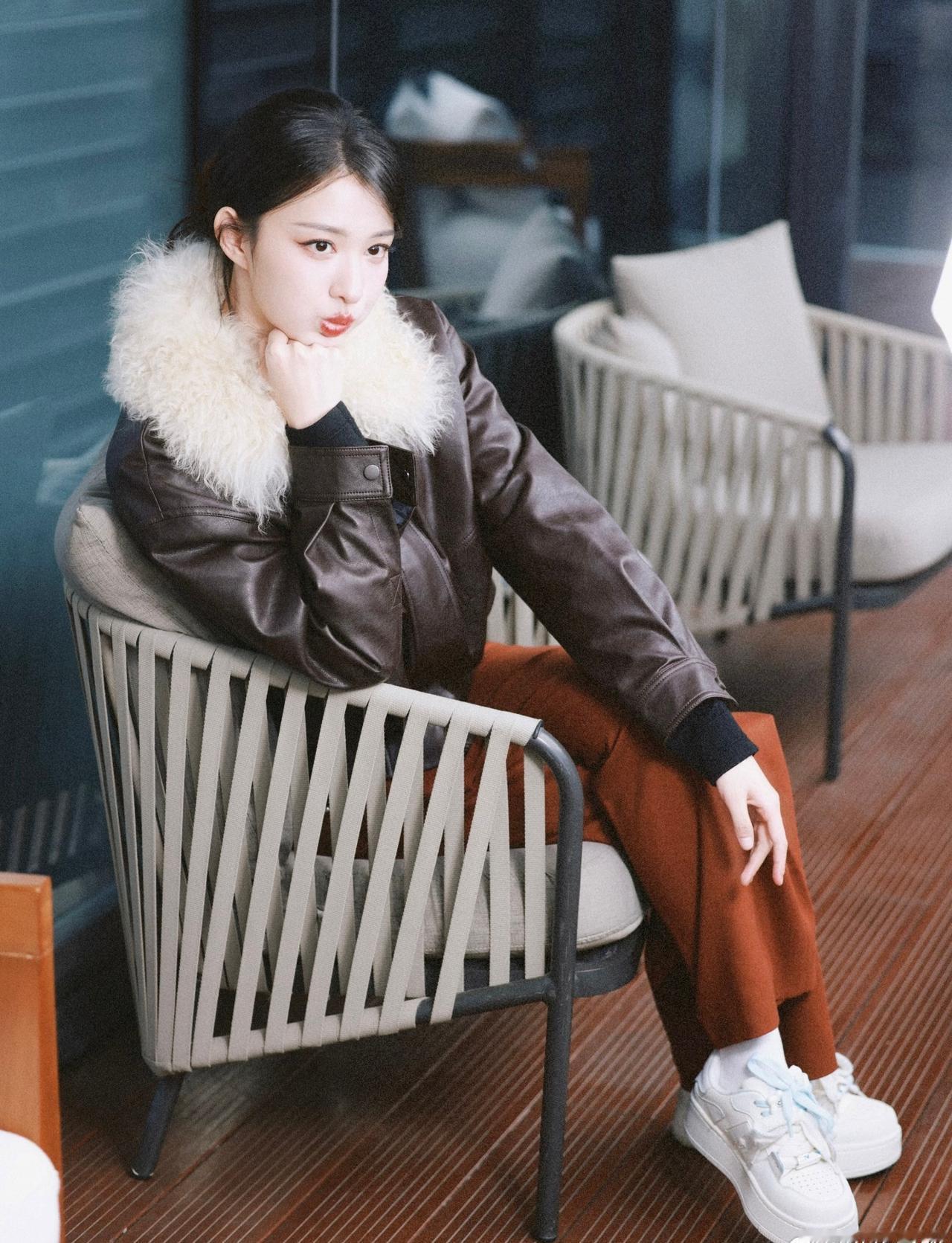 王楚然超话 wcr全世界最好的王楚然 🚢王楚然全肯定 
三餐烟火暖，四季皆安然