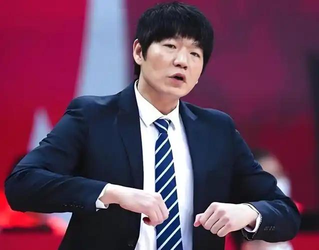 邱彪捡到宝了！

山东男篮95:72大胜辽宁男篮23分，邱彪带队在夏季联赛取得首
